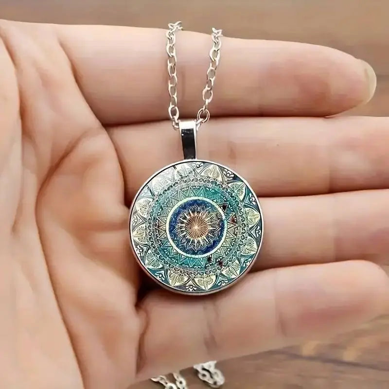 Elegantní kulatý modrý mandalový náhrdelník